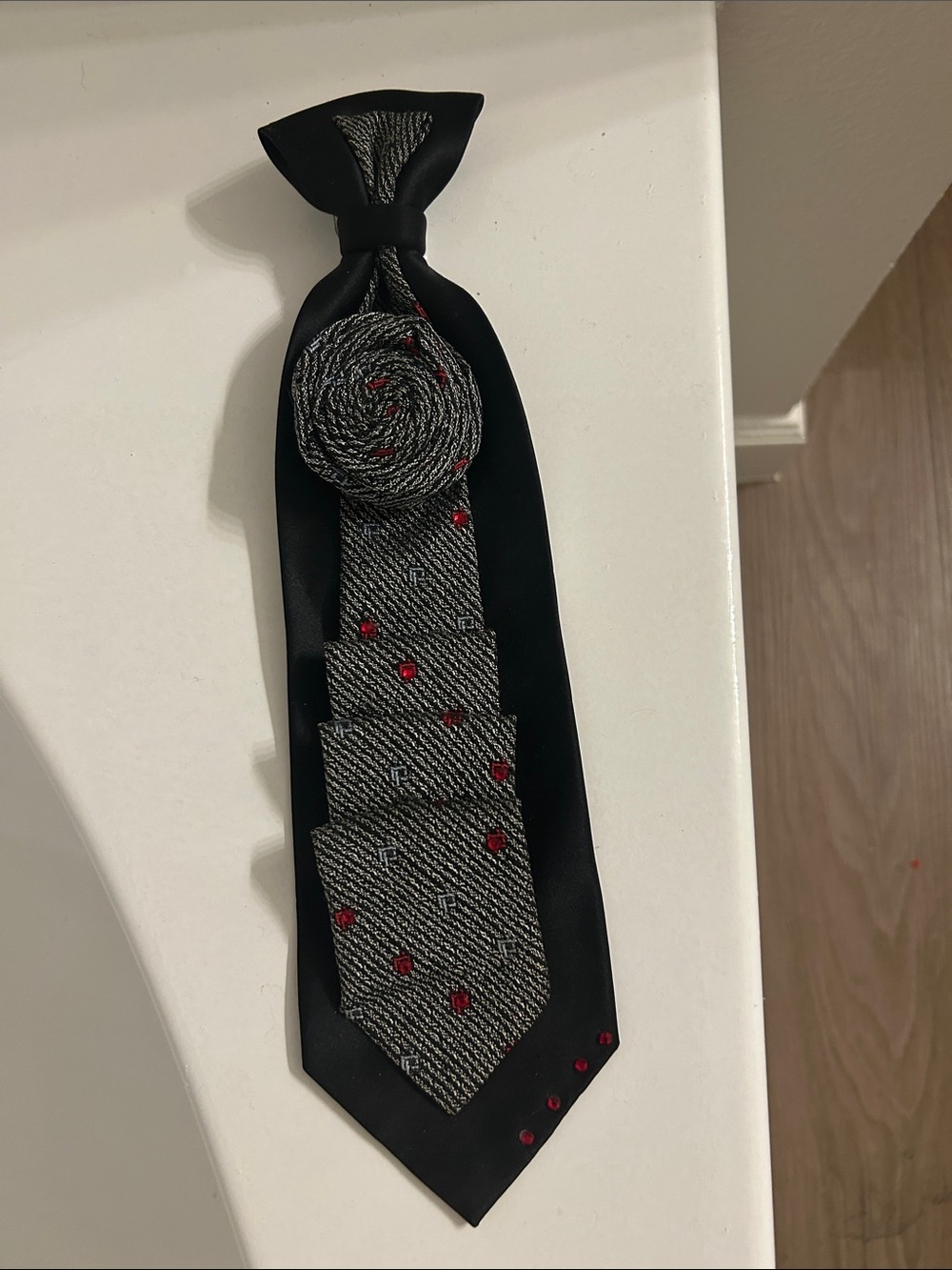 Black and Gray Patterned Men's Necktie with Red Accents